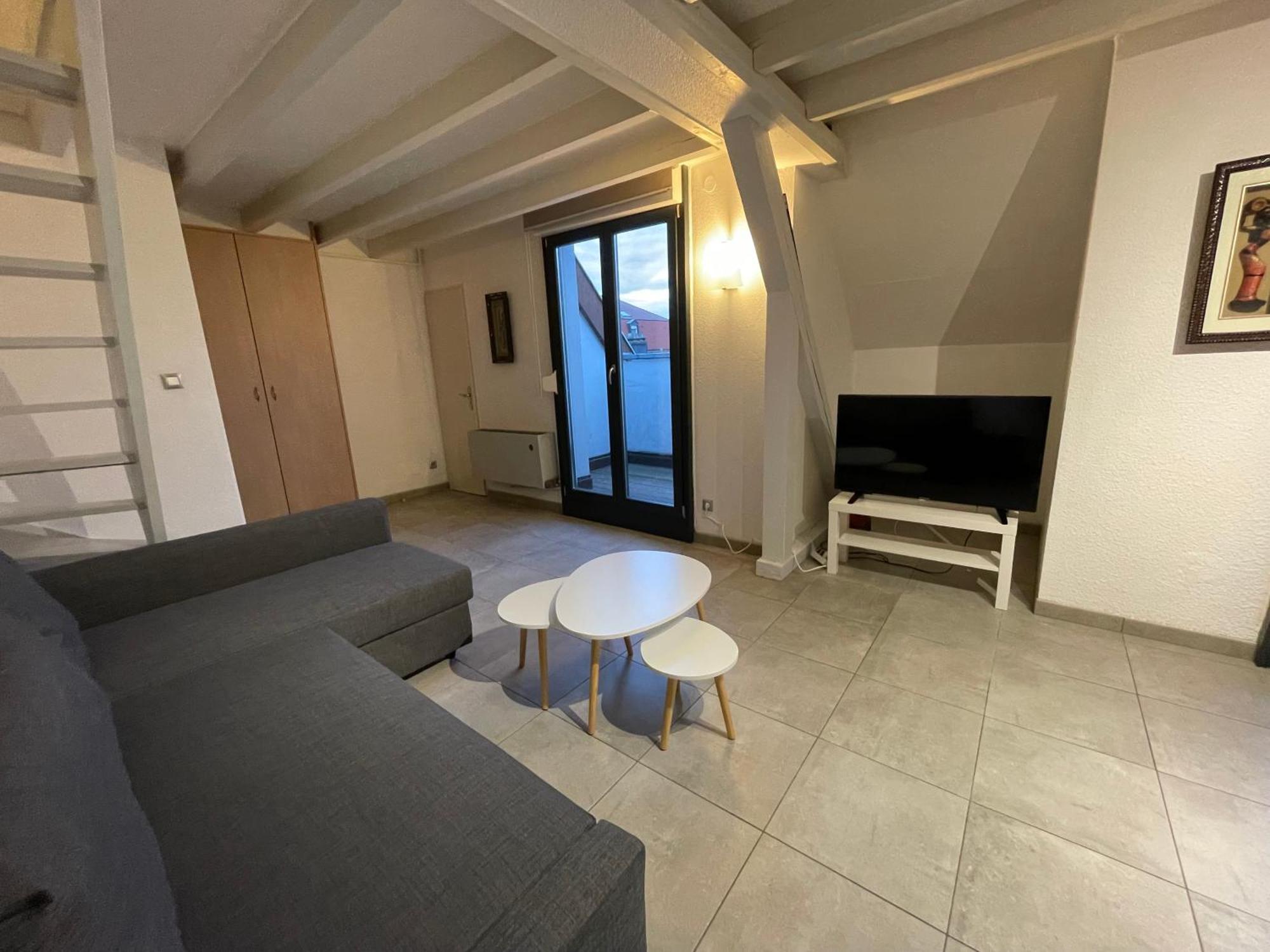 Fathala - Appartement Lumineux En Dernier Etage - Face A La Gare Routiere Sarrebourg Kültér fotó