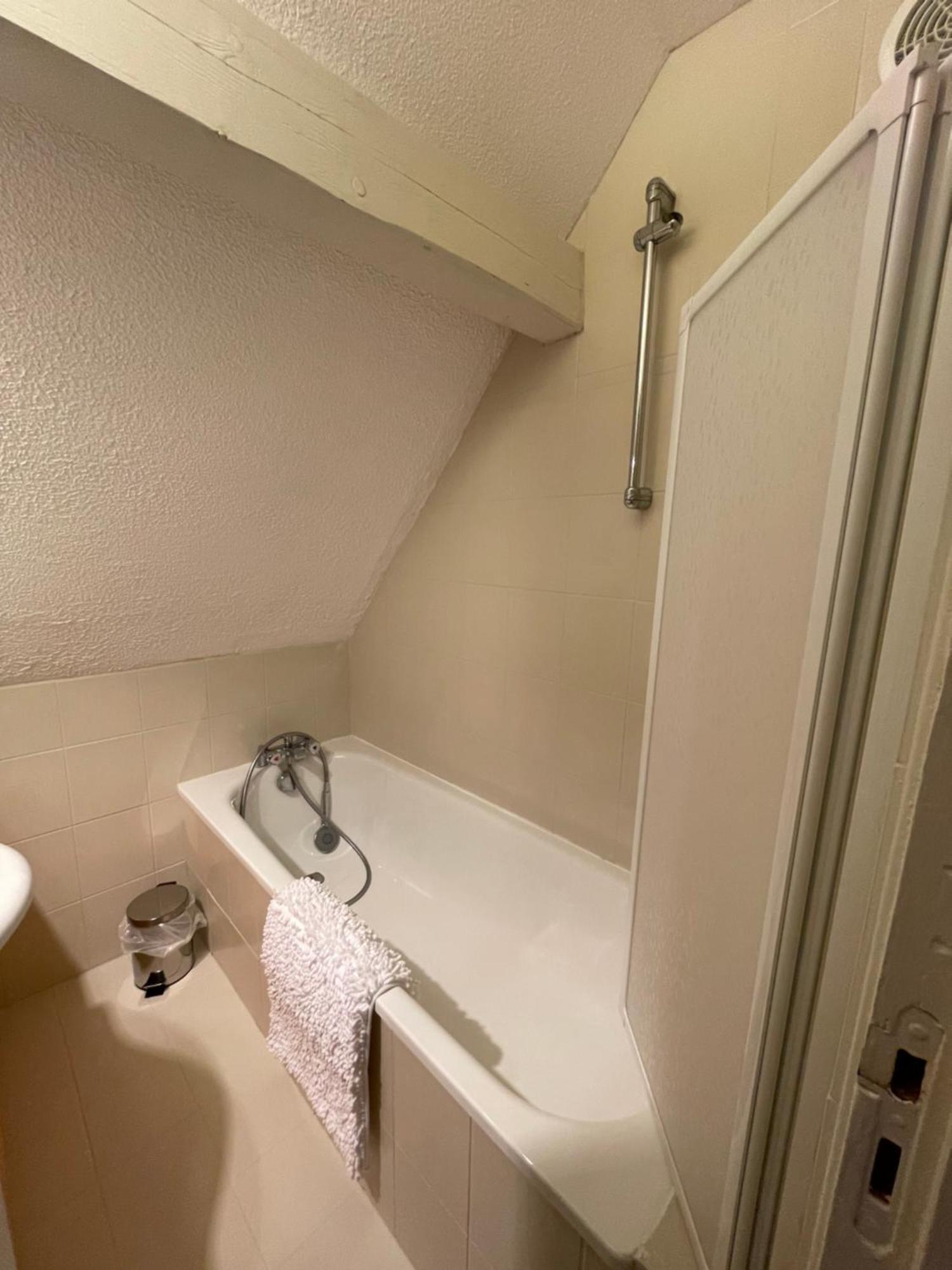 Fathala - Appartement Lumineux En Dernier Etage - Face A La Gare Routiere Sarrebourg Kültér fotó