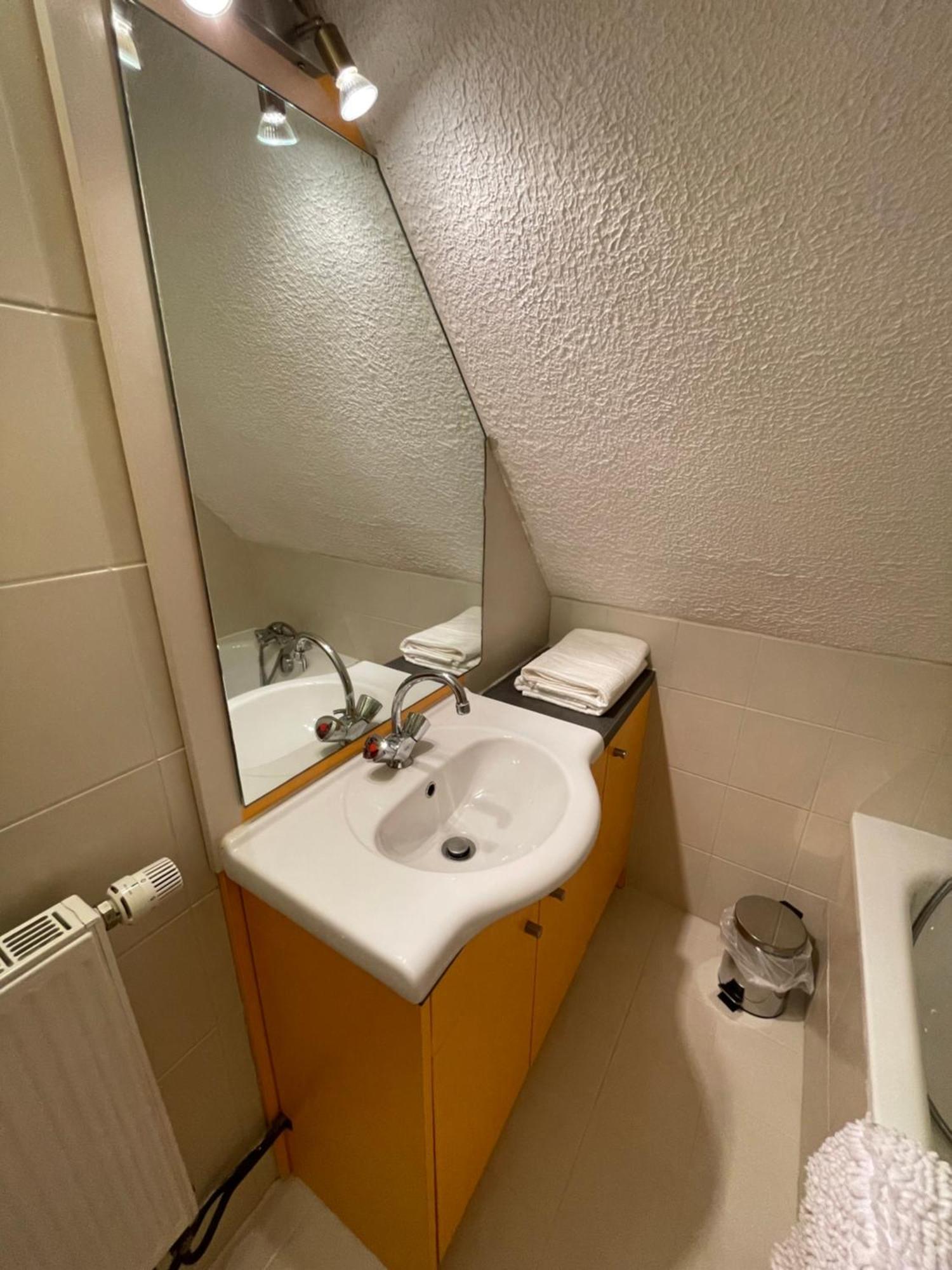 Fathala - Appartement Lumineux En Dernier Etage - Face A La Gare Routiere Sarrebourg Kültér fotó